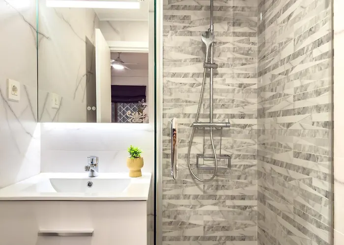 Hanami Avenida De Espana 1c Estepona