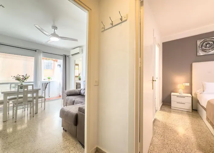 Hanami Avenida De Espana 1c * 埃斯特波纳